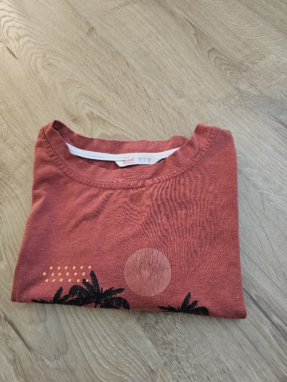 ROMWE Rust Red California Graphic Tee - Picture 7 of 7